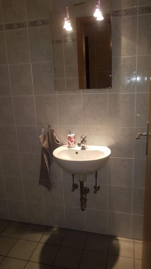 Komfortable Ferienwohnung in Flörsheim-Weilbach Floersheim am Main Exterior foto